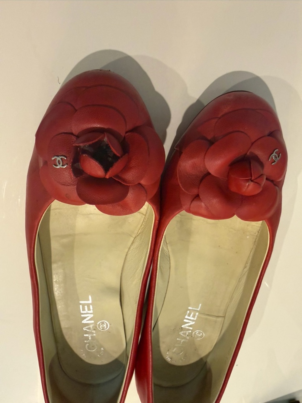 CHANEL Red Leather Flower Ballet Flats - Picture 3 of 7